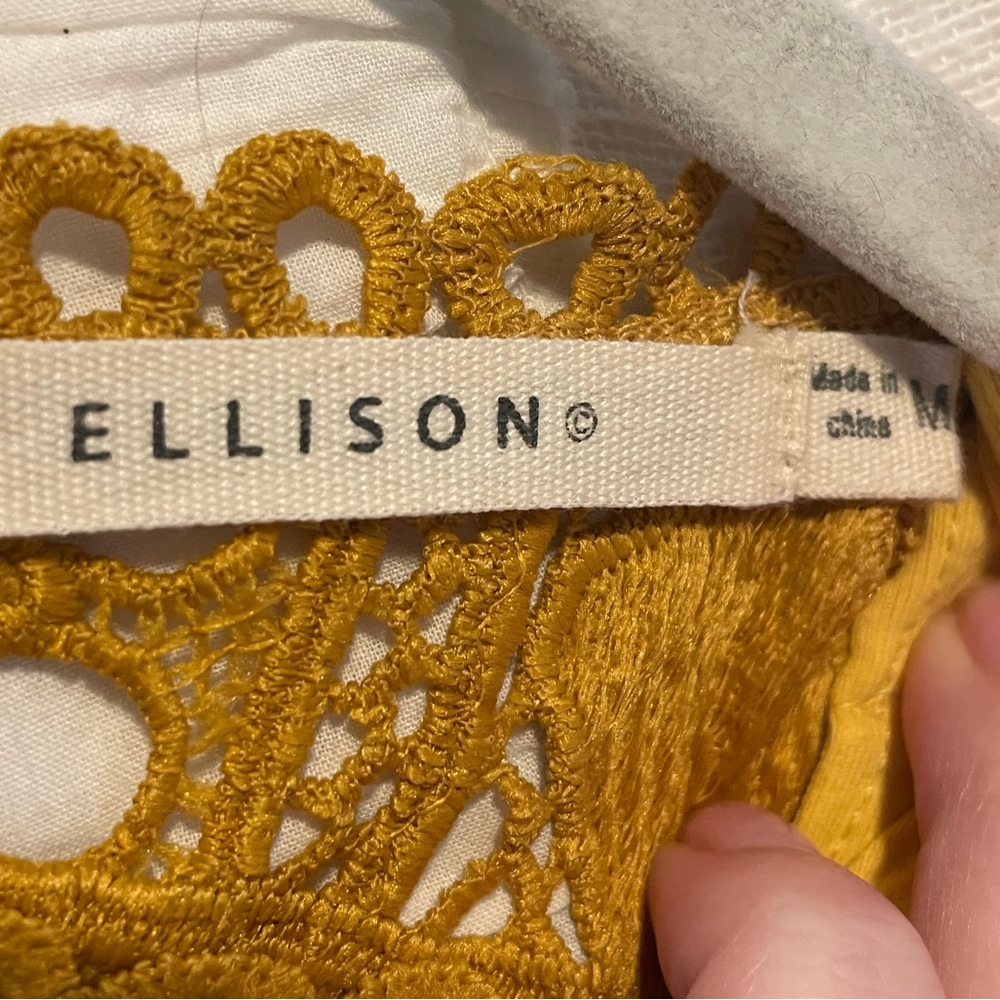 EUC Bell Sleeve Lace/Crochet Cut Out Top in Gold - Picture 3 of 8